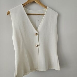 Elegant White Sleeveless Top
